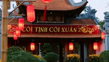 Chùa Hoằng Phúc thu hút đông đảo du khách thập phương đến vãng cảnh, dâng hương trong dịp đầu năm mới