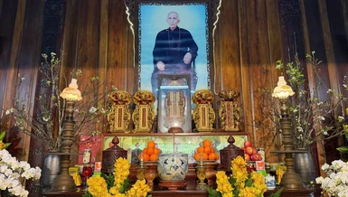 Di ảnh Tổ sư khai sơn tại Tổ đường Sắc tứ Châu Lâm tự