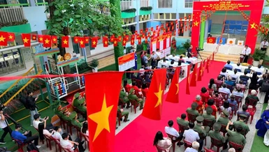 Không khí ngày hội bầu cử tại khu vực bỏ phiếu số 2, Trường Mầm non Tuổi Thơ 7, phường Xuân Hòa - Ảnh: Hoàng Hùng