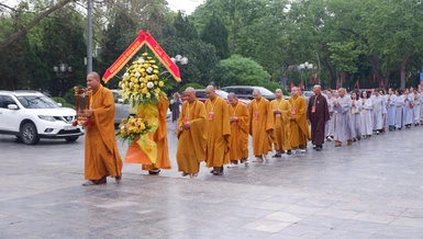 Đoàn Ban Trị sự GHPGVN tỉnh Lạng Sơn đặt vòng hoa, dâng hương tưởng niệm tại các di tích lịch sử trọng điểm trên địa bàn