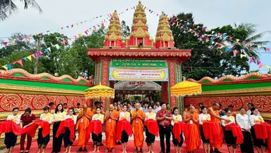 Nghi thức cắt băng khánh thành