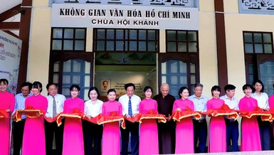 Cắt băng khai mạc "Không gian văn hóa Hồ Chí Minh" tại tổ đình Hội Khánh (phường Thủ Dầu Một)