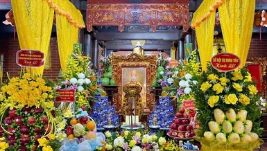 Giác linh đài Trưởng lão Hòa thượng Thích Thanh Dục được tôn trí tại chùa Đoài Lâm