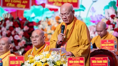 Đoàn Chủ tịch điều hành phiên làm việc đầu tiên Đại hội đại biểu Phật giáo TP.Hải Phòng - Ảnh: Quảng Hậu/BGN