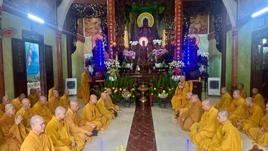 Trang nghiêm Lễ Bố-tát tại chùa Giác Uyển