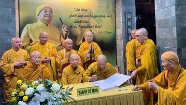 Chư tôn giáo phẩm Hội đồng Chứng minh, Hội đồng Trị sự viếng tang Trưởng lão Hòa thượng Thích Phước Tú - Ảnh: Quảng Thông