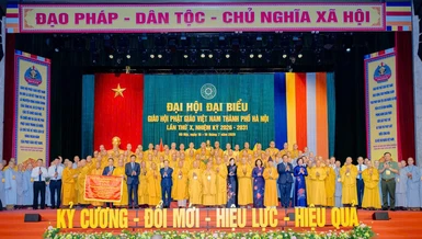 Lãnh đạo các cấp chính quyền và GHPGVN chúc mừng tân Ban Trị sự GHPGVN TP.Hà Nội, nhiệm kỳ 2026-2031 - Ảnh: Đăng Huy