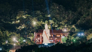 Đại tượng Bồ-tát Quán Thế Âm 