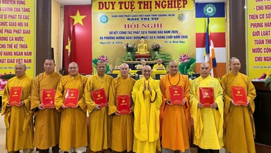 Trao quyết định chuẩn y nhân sự Ban Trị sự GHPGVN tỉnh Quảng Ngãi, nhiệm kỳ 2026-2031