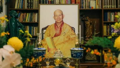 Trưởng lão Hòa thượng Thích Minh Cảnh (1937-2018) là bậc thầy đã dành trọn cuộc đời cho sự nghiệp giáo dục, nghiên cứu Hán học và bảo tồn di sản kinh điển