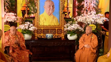 Trước di ảnh Trưởng lão Hòa thượng Thích Thiện Duyên - Ảnh: Ban TTTT Phật giáo Quảng Nam