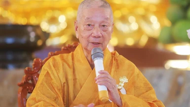 Đức Pháp chủ GHPGVN sách tấn Tăng Ni trong ngày mãn hạ tại Học viện 