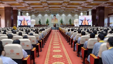 Đức Pháp chủ huấn thị hành giả tham dự Khóa tu Ngày an lạc lần thứ 1 - năm 2026 tại Cơ sở II - Học viện Phật giáo VN tại TP.HCM - Ảnh: Bảo Toàn/ BGN