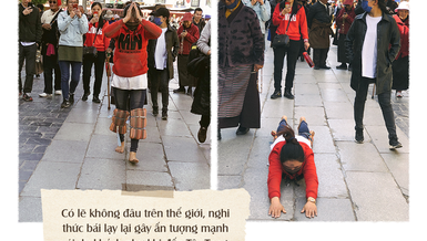 Ấn tượng nghi thức 'tam bộ ngũ thể nhập địa' ở Tây Tạng