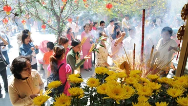 Nô nức du xuân và xin lộc