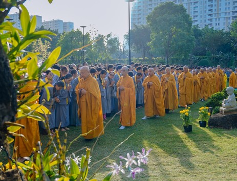 [Video] Lễ vía Đức Phật Di Đà tại chùa Huê Nghiêm - khởi đầu mùa tu Gia hạnh Phổ Hiền năm Ất Tỵ