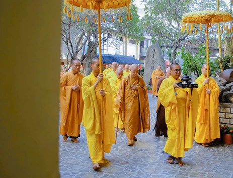[Video] Đức Pháp chủ dâng hương lễ tháp chư Tổ, tưởng niệm Đại lão Hòa thượng Thích Trí Tịnh