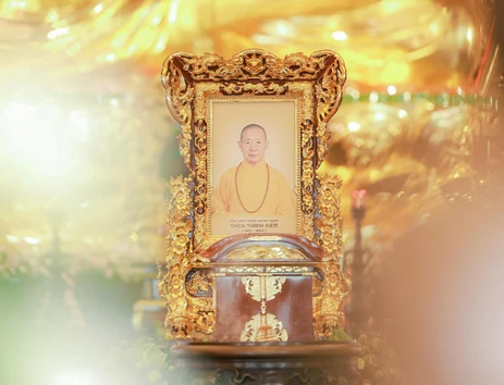 [Video] Lễ rước di ảnh và giới bổn Đại giới đàn Thanh Kiểm từ chùa Vĩnh Nghiêm đến Việt Nam Quốc Tự