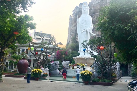 Bình Thạnh: Các chùa thực hiện tốt nguyên tắc 5K trong ngày rằm tháng Giêng