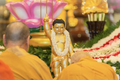 Đại lễ Phật đản, Vesak là sự kiện tâm linh, lễ hội văn hóa quan trọng của người Phật tử khắp nơi trên thế giới - Ảnh: Phùng Anh Quốc