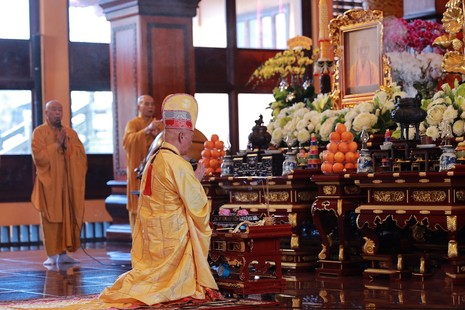 [Video] Khóa lễ Phật giáo Huế tưởng niệm chư vị Pháp chủ GHPGVN tại Việt Nam Quốc Tự