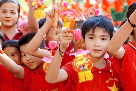 Đạo tràng Phổ Nguyện (tỉnh Lâm Đồng) với chương trình “Trung thu yêu thương - Trăng rằm kết nối” dành cho trẻ em