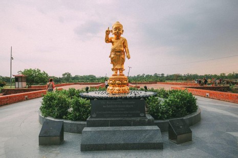Thực tập chánh niệm được xem như là một sự tái sinh, bỗng nhiên ta trở nên sống động. Chánh niệm làm tăng cường định lực, giúp ta nhìn thấy sự vật sâu sắc hơn và ta không còn là nạn nhân của nhiều tri giác sai lầm nữa