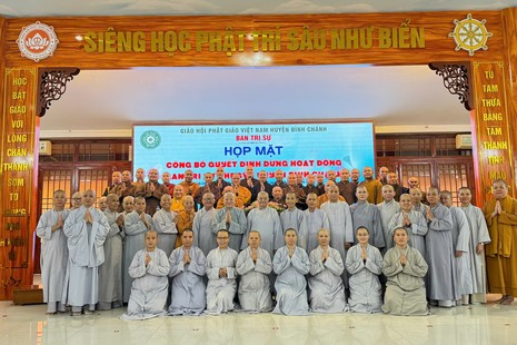 Lưu niệm buổi họp mặt của Tăng Ni H.Bình Chánh