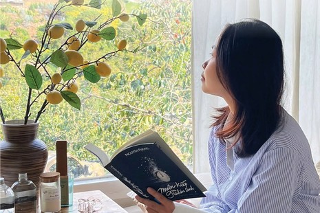 Trúc Ngọc tận dụng thời gian nạp những kiến thức bổ ích trong các chuyến công tác của mình