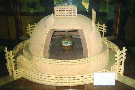 Hai mảnh xá-lợi được lưu giữ trong Bảo tàng Ấn Độ tại Kolkata