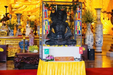 Bản sao tôn tượng Đức Phật khổ hạnh được an vị tại chùa Bái Đính 