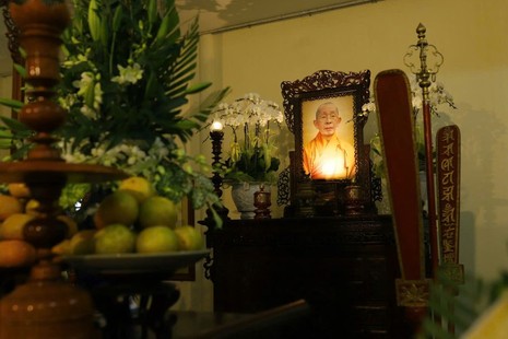 Di ảnh Trưởng lão Hòa thượng Thích Chơn Thiện tại tổ đường tổ đình Tường Vân