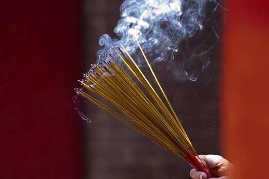 Có nên gọi hồn để biết hương linh đã siêu thoát hay chưa?