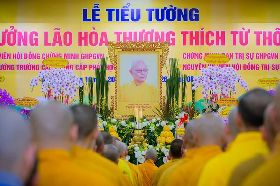 Lễ tưởng niệm tiểu tường Trưởng lão Hòa thượng Thích Từ Thông (1928-2025), Thành viên Hội đồng Chứng minh GHPGVN, nguyên Hiệu trưởng Trường Trung cấp Phật học TP.HCM - Ảnh: Tâm Quý/BGN