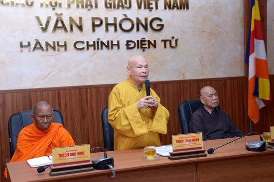 Trưởng lão Hòa thượng Thích Thiện Nhơn phát biểu khai mạc buổi họp - Ảnh: Bảo Toàn/BGN