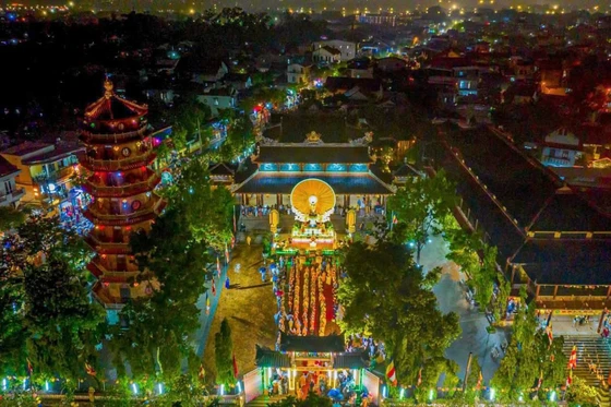 Lễ đài Phật đản tại chùa Từ Đàm