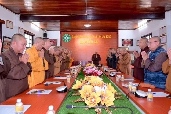 Chư tôn đức Ban Thường trực Ban Trị sự họp chuẩn bị công tác tổ chức Đại hội