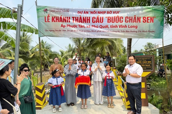 Cầu Bước Chân Sen được khánh thành nhân mùa khai giảng năm học mới 2026-2027 - Ảnh: Lyh Trang