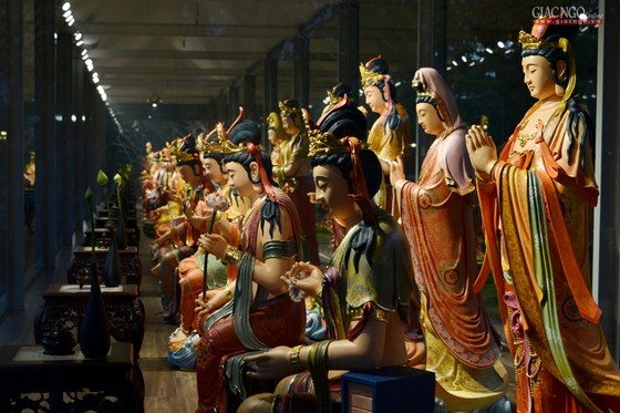 Thánh tượng 33 ứng thân Bồ-tát Quan Âm tại chùa Huê Nghiêm (Q.2, TP.HCM) - Ảnh: Bảo Toàn