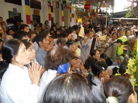Đồng Nai: Hơn 25 ngàn người chiêm bái Ngọc Quán Âm tại Quan Âm tu viện - TP. Biên Hòa