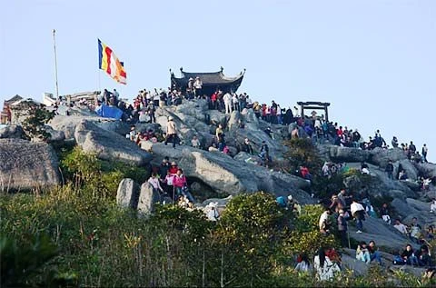 Khắp nơi trẩy hội