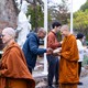 Một buổi sáng se lạnh, nhưng lòng người lại ấm bởi ánh sáng của tình thương và niềm tin Tam bảo tại tu viện Empty Cloud - Hoa Kỳ