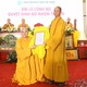 Thượng tọa Thích Minh Nghiêm trao quyết định bổ nhiệm trụ trì đến Đại đức Thích Đạo Minh