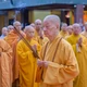Đức Pháp chủ dâng hương, đảnh lễ tháp Đa Bảo, nơi tôn trí xá-lợi Bồ-tát Thích Quảng Đức mùa Vu lan PL.2570 - Ảnh: Tâm Quý/BGN