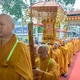Cung rước giới bổn và di ảnh Trưởng lão Hòa thượng Thích Thanh Kiểm về Việt Nam Quốc Tự - Ảnh: Quảng Đạo/BGN