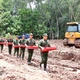 Đội Quy tập hài cốt liệt sĩ thuộc Bộ Tư lệnh TP.HCM đang thực hiện nhiệm vụ tại Công viên Lê Thị Riêng 