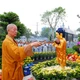 Đức Pháp chủ cử hành nghi thức Tắm Phật tại chùa Huê Nghiêm