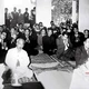 Chủ tịch Hồ Chí Minh cùng với Vua Lào lễ Phật tại chánh điện chùa Quán Sứ, Hà Nội (1966) - Ảnh tư liệu GN