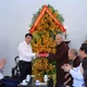 Phó Thủ tướng Chính phủ Nguyễn Văn Thắng chúc mừng Trưởng lão Hòa thượng Thích Giác Quang, Phó Pháp chủ Hội đồng Chứng minh GHPGVN - Ảnh: Đức Tuân/VGP