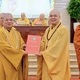 Thượng tọa Thích Thanh Phong trao quyết định chuẩn y Phó Trưởng ban Pháp chế - Kiểm soát GHPGVN TP.HCM đến Thượng tọa Thích Thanh Nam